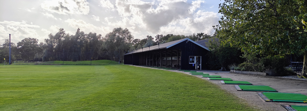 Driving Range in Boekelo, gelegen tussen de gemeenten Enschede, Hengelo, Haaksbergen en Hof van Twente in regio Twente.